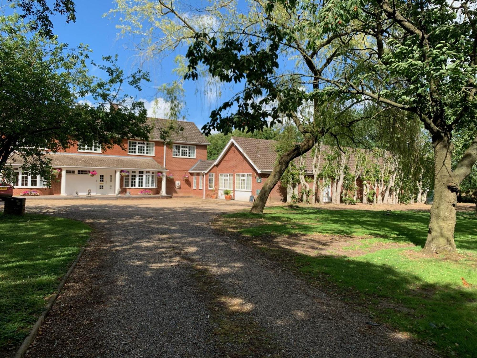 Aldercarr Hall Great Ellingham Exterior photo
